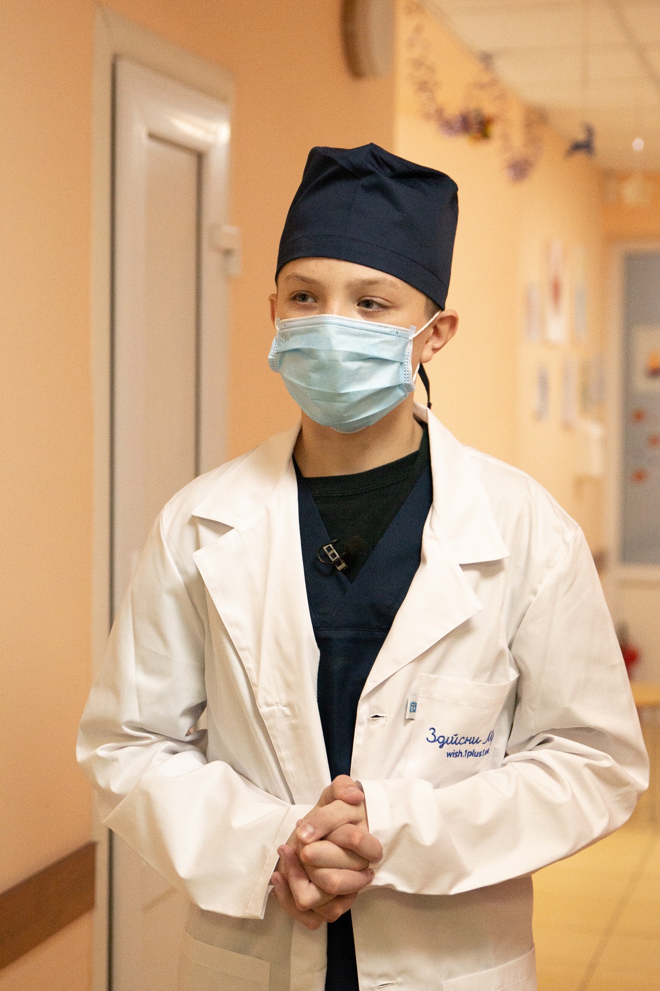 Мальчик с тяжелой болезнью принял участие в настоящей операции на сердце в Киеве (видео, фото)